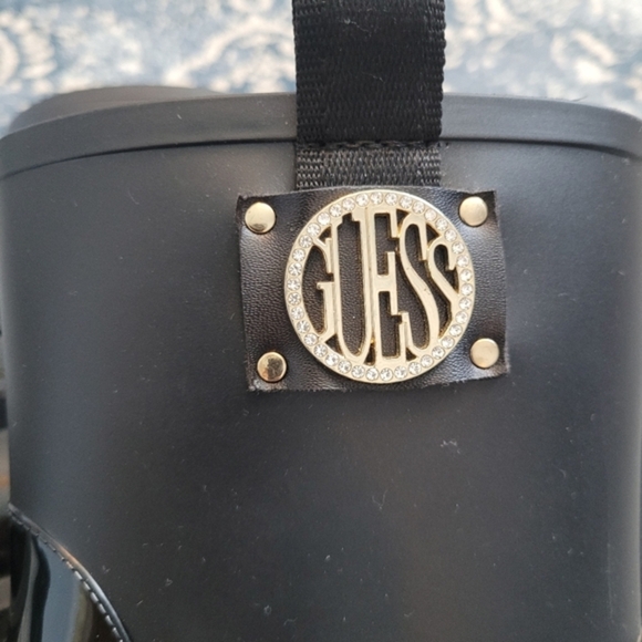 🍁Beautiful Guess Like New Rain Boots - Picture 5 of 7